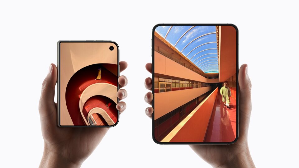 Сравнение размеров внутреннего и внешнего экранов iPhone Duo
