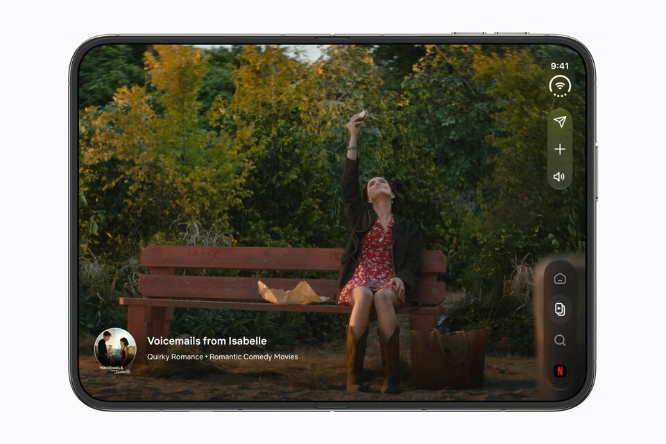 Просмотр видео на внутреннем экране iPhone Duo