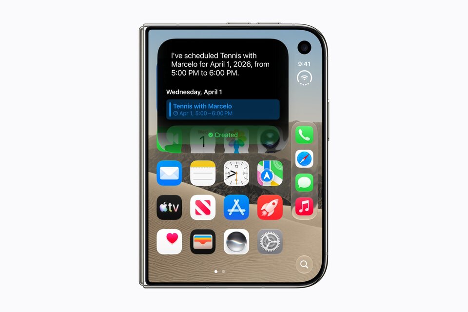 Приложение Siri на внутреннем экране iPhone Duo